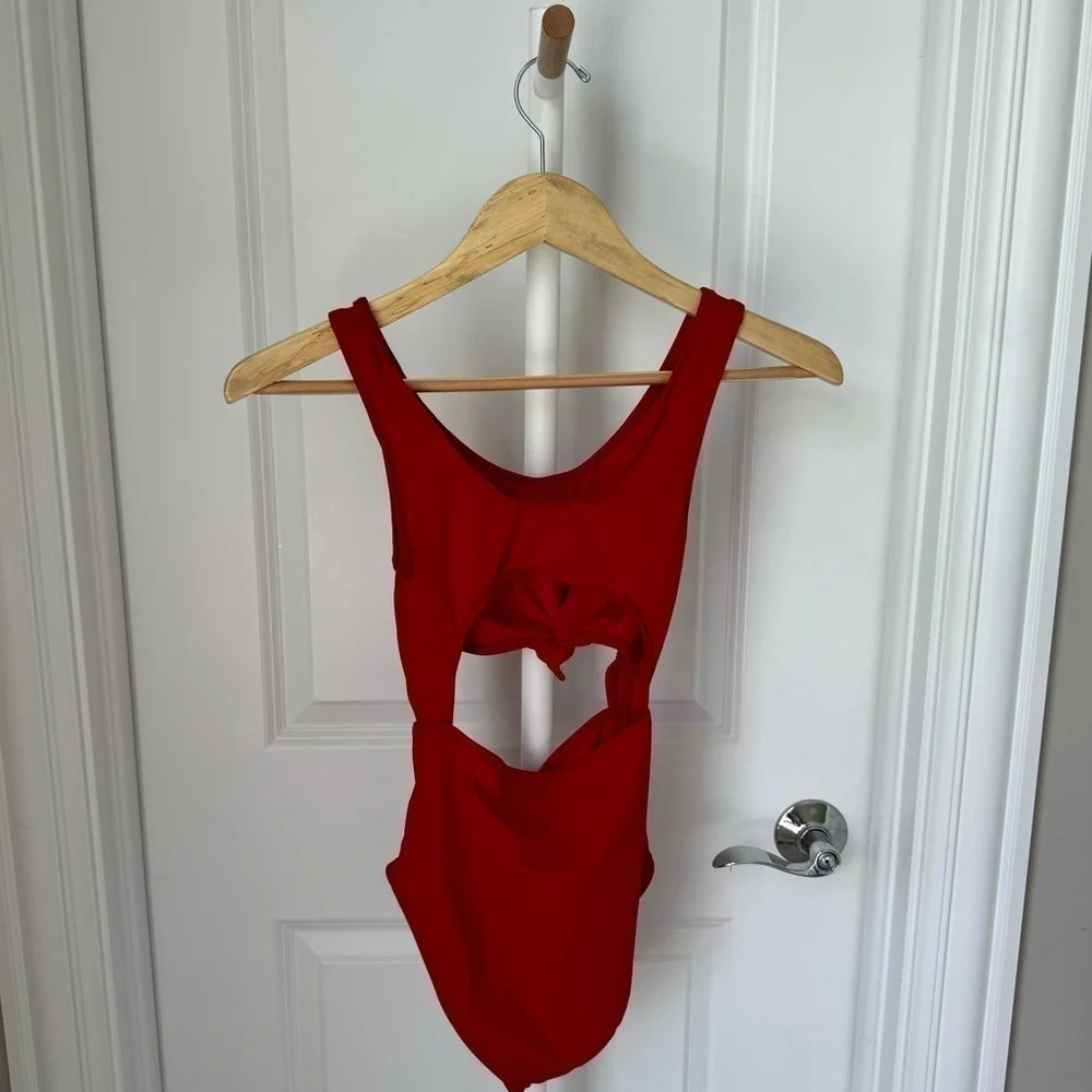 Beth Richards Knot One Piece - Picture 6 of 9